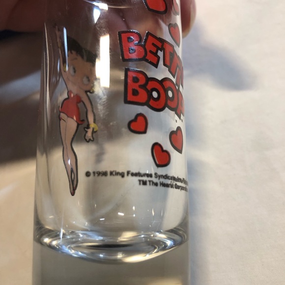 Vintage 1998 Betty Boop Long Shot glass, 2-1/2 oz - Picture 4 of 8